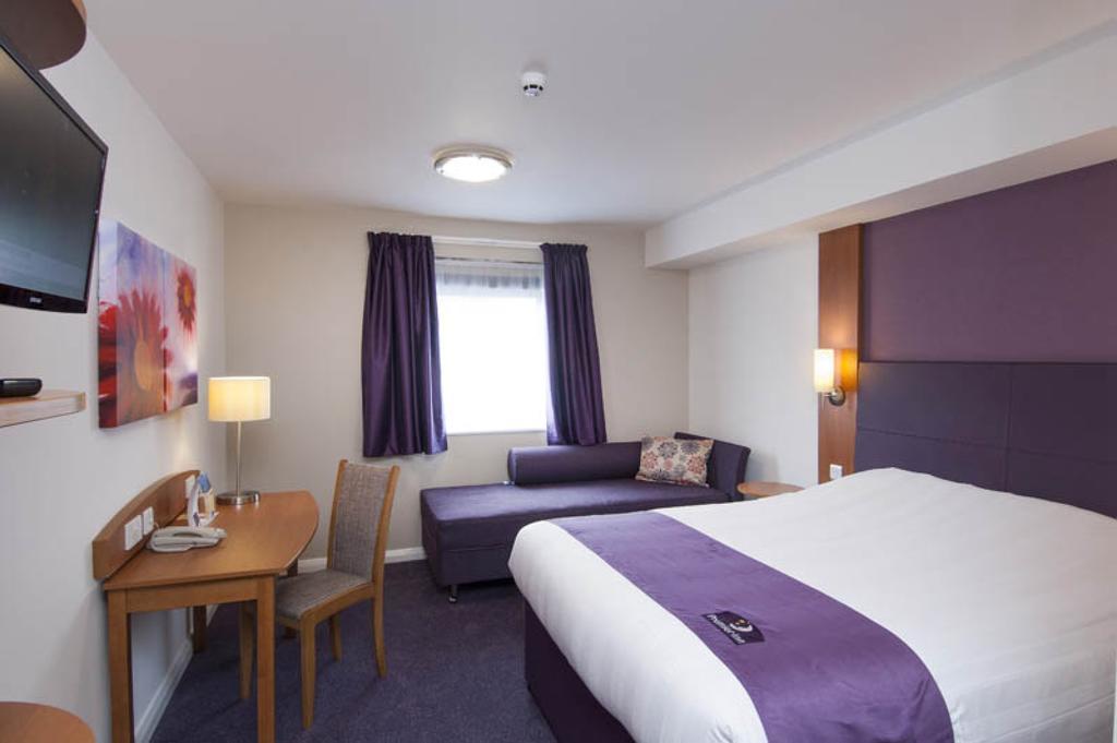 Premier Inn Dover East Номер фото