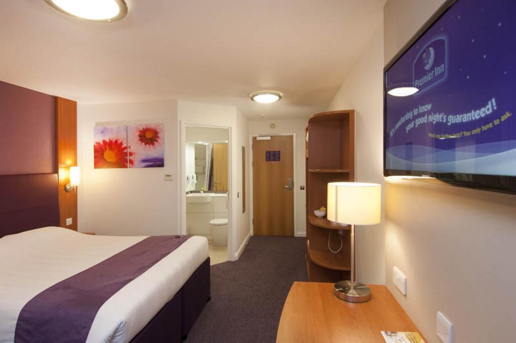 Premier Inn Dover East Экстерьер фото
