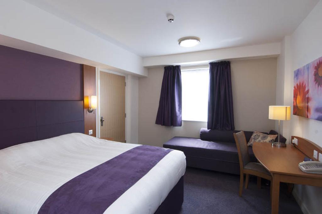 Premier Inn Dover East Номер фото