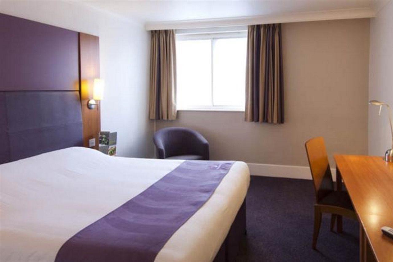 Premier Inn Dover East Экстерьер фото