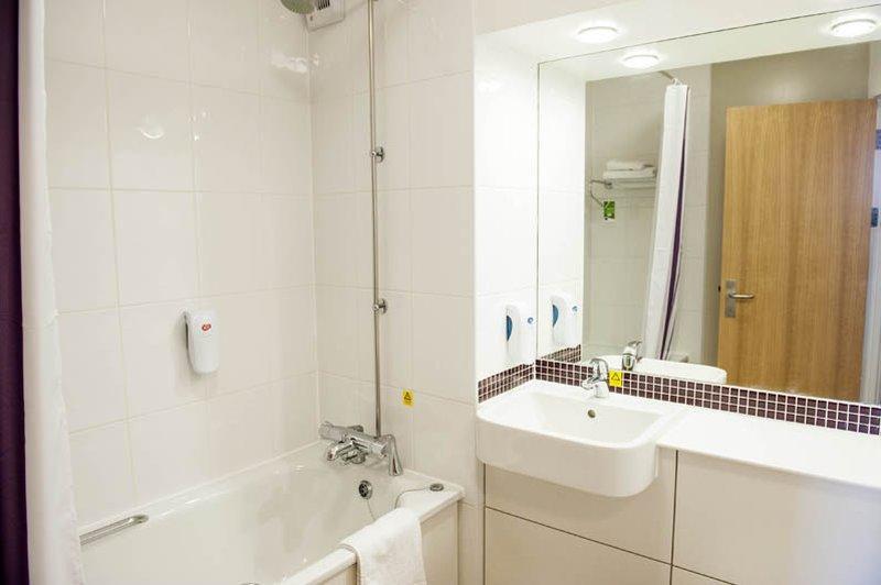 Premier Inn Dover East Экстерьер фото