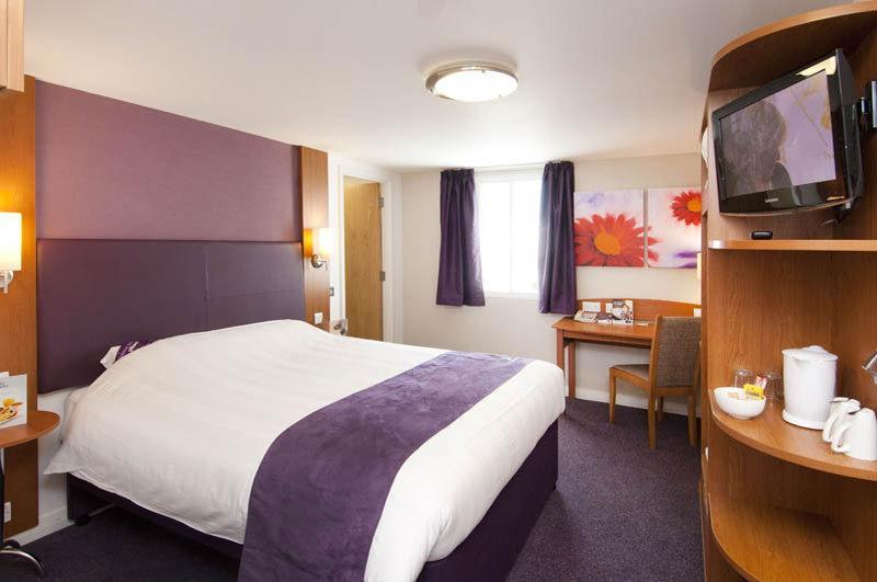 Premier Inn Dover East Экстерьер фото
